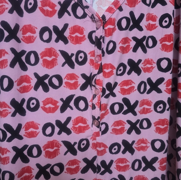 Adult PLUS Size onesie XO pattern - Picture 4 of 5